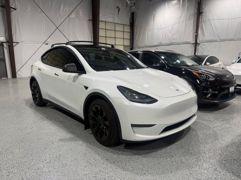 tesla model y 2020 5YJYGDEE1LF041656 image tesla model y 2020 5YJYGDEE1LF041656 image
